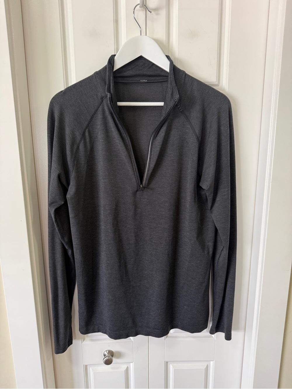 Lululemon Metal Vent Tech 1/2 Zip Long Sleeve | Heathered Charcoal | Men’s Mediu